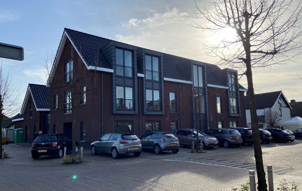 verbouw bestaand pand naar 8 appartementen en uitbreiding huisartsenpraktijk te ‘s-Gravenpolder
